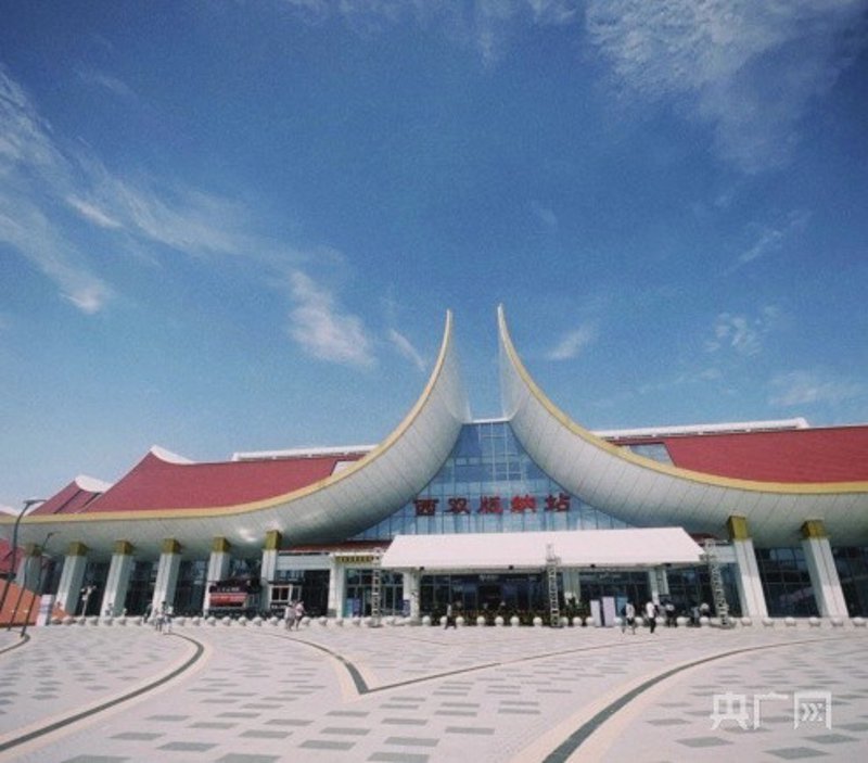 景洪旅游大巴：畅游热带雨林的魅力之旅